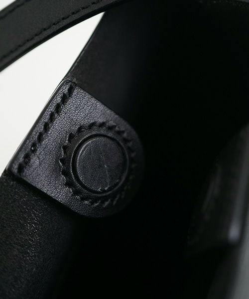 EDROBERTJUDSON.エドロバートジャドソン.box stitch pouch[B01Q BG-169/ 05.black]