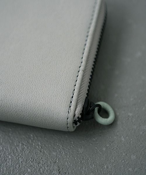 VU PRODUCT zip wallet 定価22000円 二つ折り財布 グリーングレー レディース ヴウプロダクト【中古】5-0926G♪ VU PRODUCT 鹿革スクエアジップウォレット｜軽くて柔らかいディア