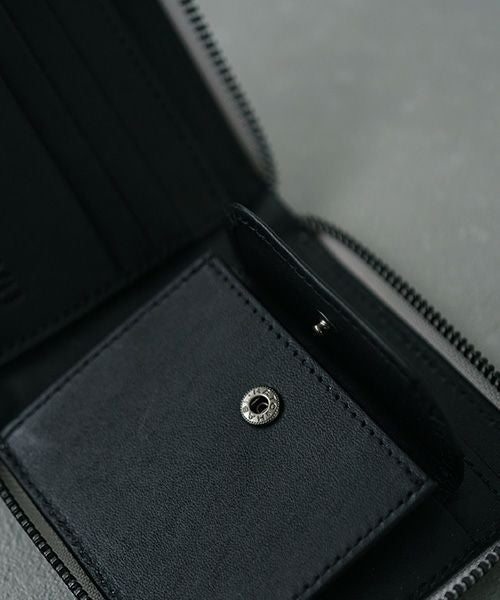 VUm PRODUCT B10 square zip wallet deer leather / green gray
