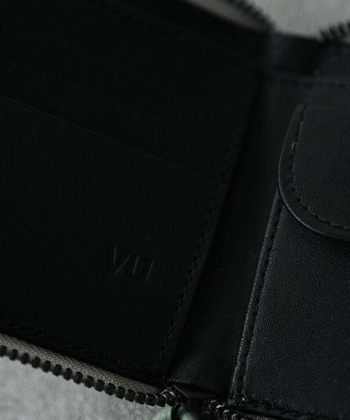 VUm PRODUCT B10 square zip wallet deer leather / green gray