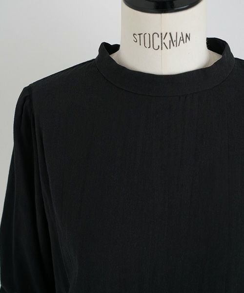 Mochi.モチ.gather blouse(organic cotton) [ms22-b-02/black]