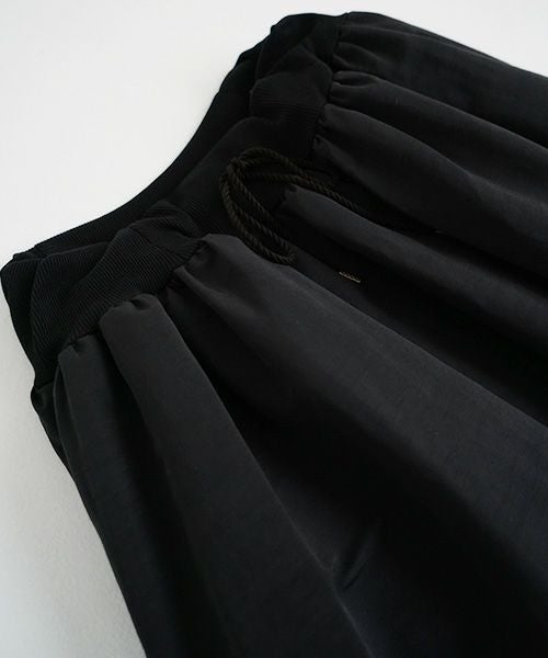 Mochi.モチ.long skirt [ms22-sk-01/black]