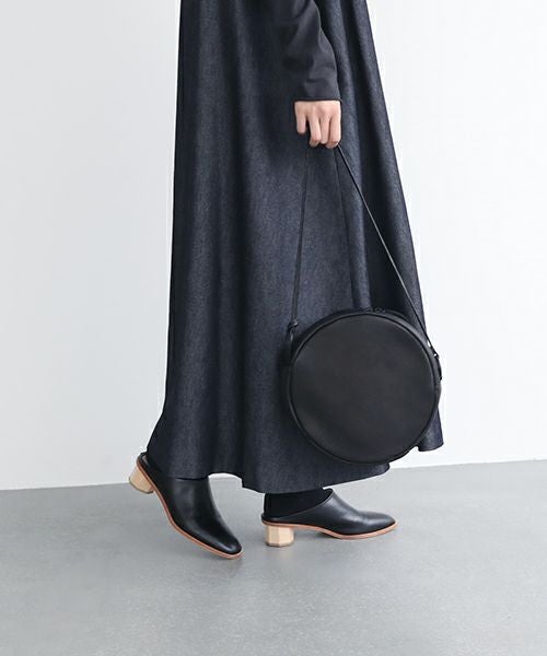 Mochi.モチ.circle shoulder bag [ma-pro-10-/black]