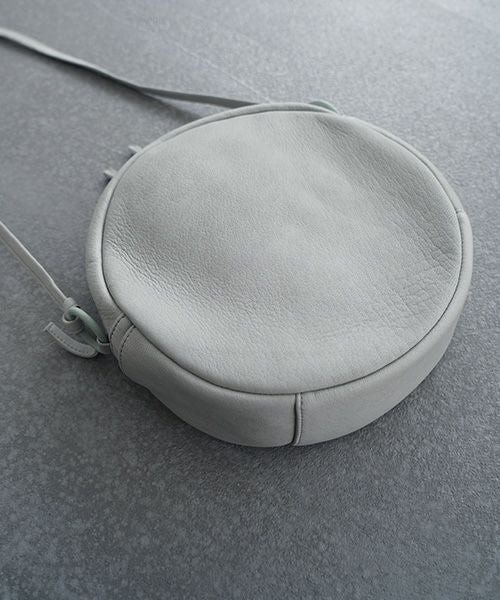 Mochi.モチ.circle shoulder bag [ma-pro-10-/grey green・]