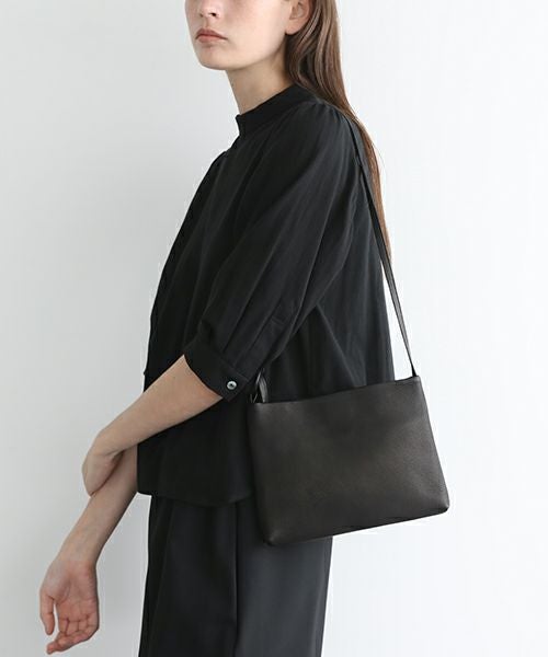Mochi.モチ.horizontal bag [ma-pro-11/black]