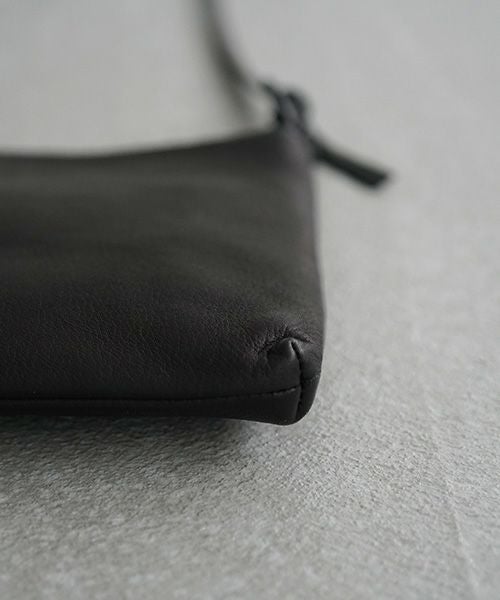 Mochi.モチ.horizontal bag [ma-pro-11/black]