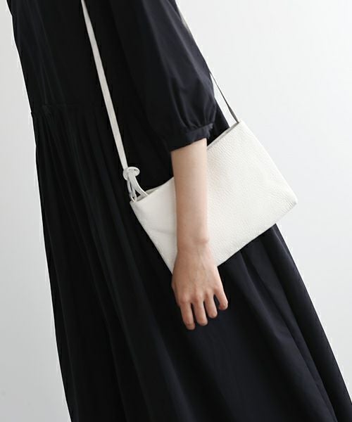 Mochi.モチ.horizontal bag [ma-pro-11/white]