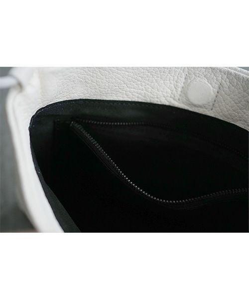 Mochi.モチ.horizontal bag [ma-pro-11/white]