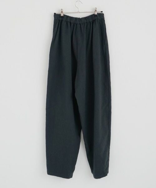 Mochi / home&miles.モチ / ホーム＆マイルズ.volume tuck pants [sumi]