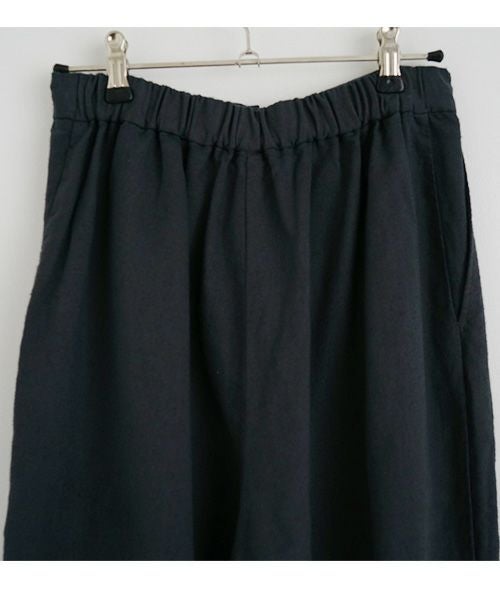 Mochi / home&miles.モチ / ホーム＆マイルズ.volume tuck pants [sumi]