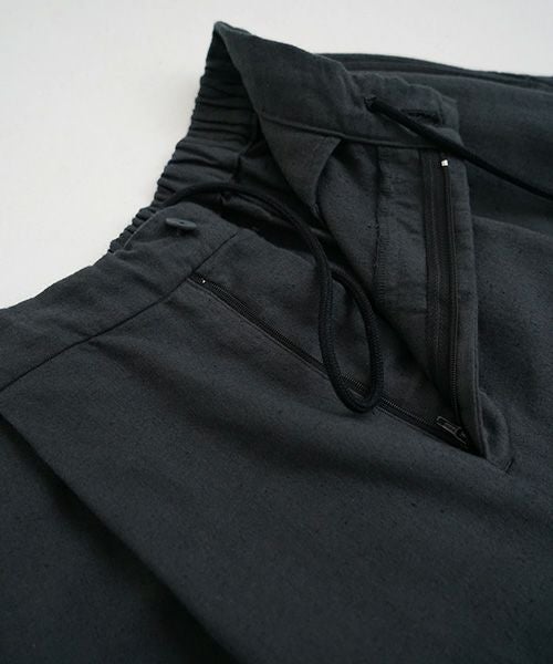 Mochi / home&miles.モチ / ホーム＆マイルズ.volume tuck pants [sumi]