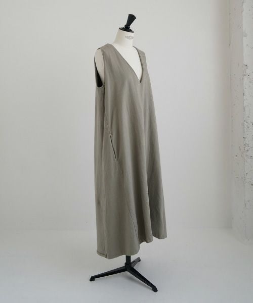 Mochi / home&miles.モチ / ホーム＆マイルズ.v-neck one piece [mud grey]