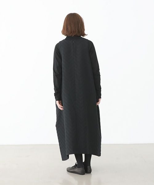 Mochi.モチ.square neck dress (Jacquard ). [ma22-op-02/Jacquard×black]