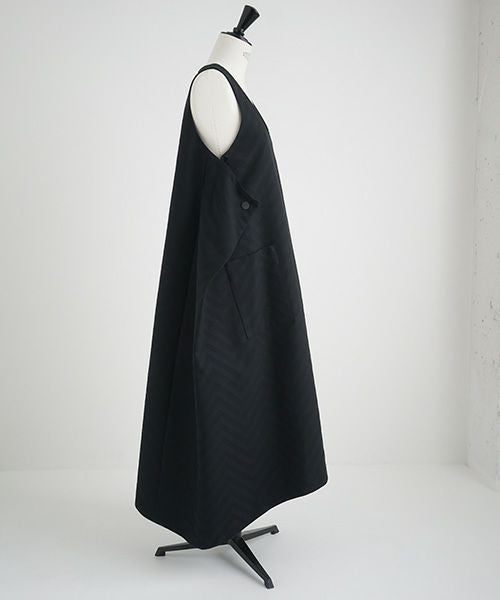 Mochi.モチ.square neck dress (Jacquard ). [ma22-op-02/Jacquard×black]