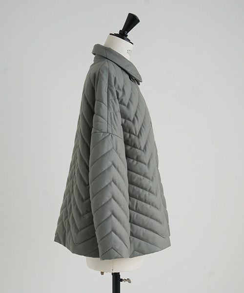 Mochi.モチ.quilted jacket [ma22-jk-02/green grey]