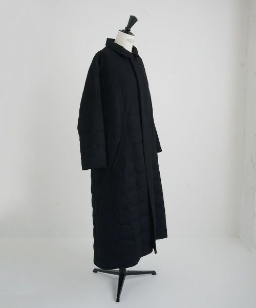 Mochi.モチ.stand fall collar coat (quilted). [ma22-co-03/quilted]