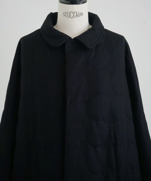Mochi.モチ.stand fall collar coat (quilted). [ma22-co-03/quilted]