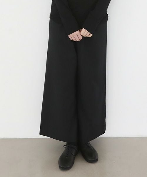 Mochi.モチ.asymmetry wide pants [ma22-pt-02/black/・1]