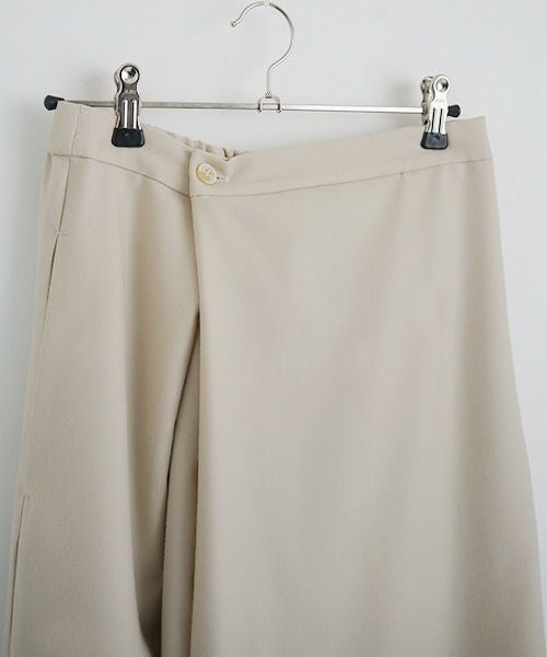 Mochi.モチ.asymmetry wide pants [ma22-pt-02/off beige]