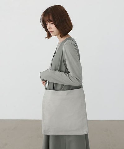 Mochi.モチ.square shoulder bag [ma-pro-16-/green grey]