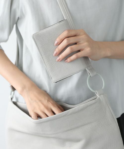 Mochi／モチ　folded wallet 二つ折り財布 Mochi｜【再入荷】folded wallet [black] 鹿革/二つ折り財布 - Palm
