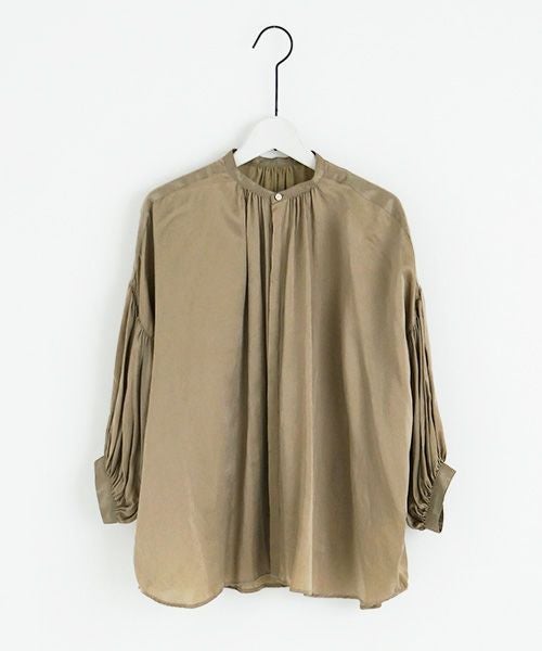 suzuki takayuki / スズキタカユキ | puff sleeve blouse ブラウス | カーキ | レディース suzuki takayuki スズキタカユキ puff-sleeve blouse [T001-12/bay leaf]