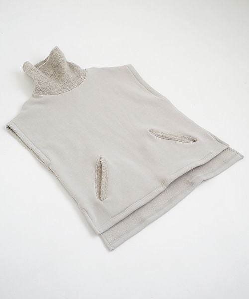 Mochi / home&miles.モチ / ホーム＆マイルズ.turtle neck vest [greige]