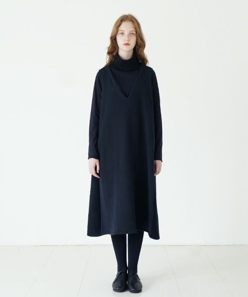 Mochi / home&miles.モチ / ホーム＆マイルズ.v-neck one piece [black]