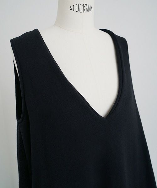 Mochi / home&miles.モチ / ホーム＆マイルズ.v-neck one piece [black]
