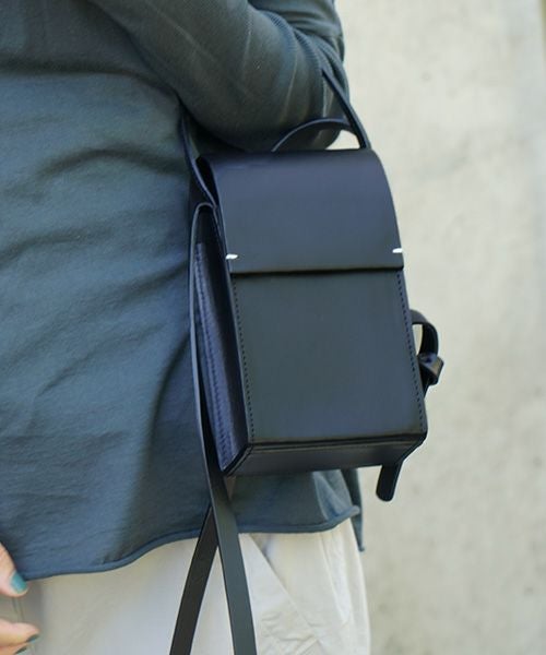 ショルダーバッグ Building Block Box (Black) Building Block ビルディングブロック SMALL LETTER BOX in Black[Black]