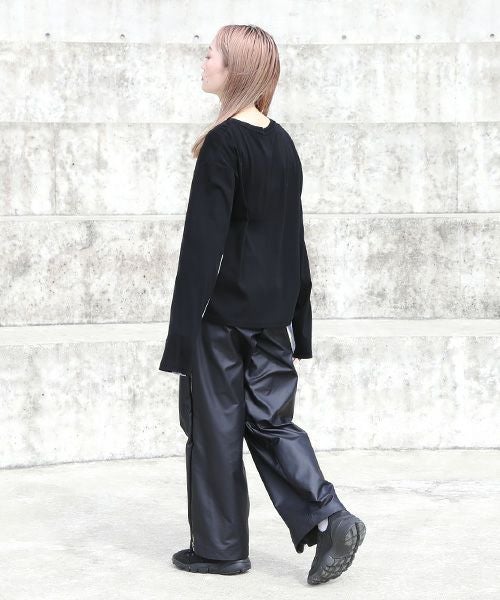 chloma.クロマ.“QUANTUM FOAM” ロングT[22ALT4/BLACK×LIGHT BLUE]