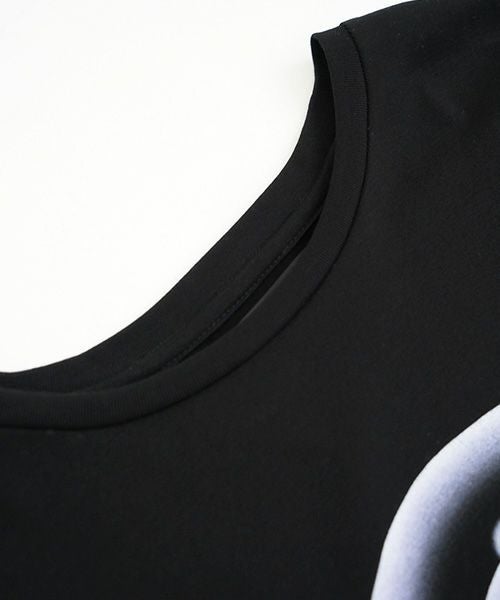 chloma.クロマ.“QUANTUM FOAM” ロングT[22ALT4/BLACK×LIGHT BLUE]