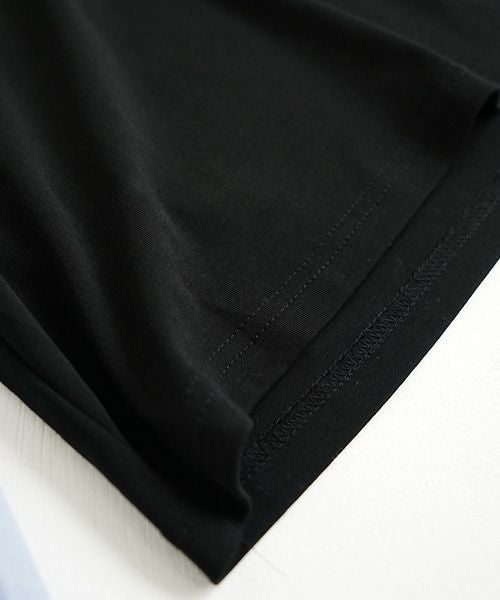 chloma.クロマ.“QUANTUM FOAM” ロングT[22ALT4/BLACK×LIGHT BLUE]