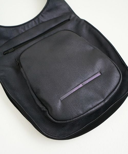 chloma ショルダーバッグ　クロマ chloma クロマ ニューロボディバッグ[22AG2/NU BLACK]