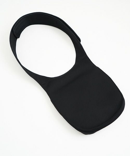 chloma.クロマ.ニューロボディバッグ[22AG2/NU BLACK]