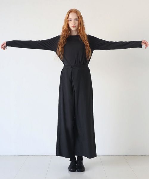 Mochi.モチ.asymmetry wide pants [sumi]
