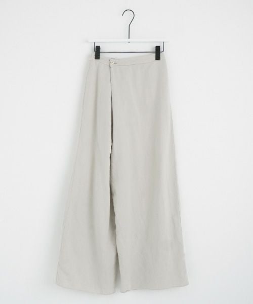 Mochi.モチ.asymmetry wide pants [natural]