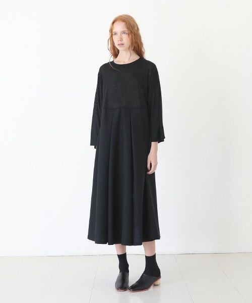 Mochi.モチ.flare sleeve dress [black]