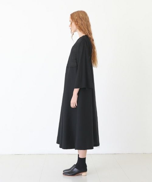 Mochi.モチ.flare sleeve dress [black]