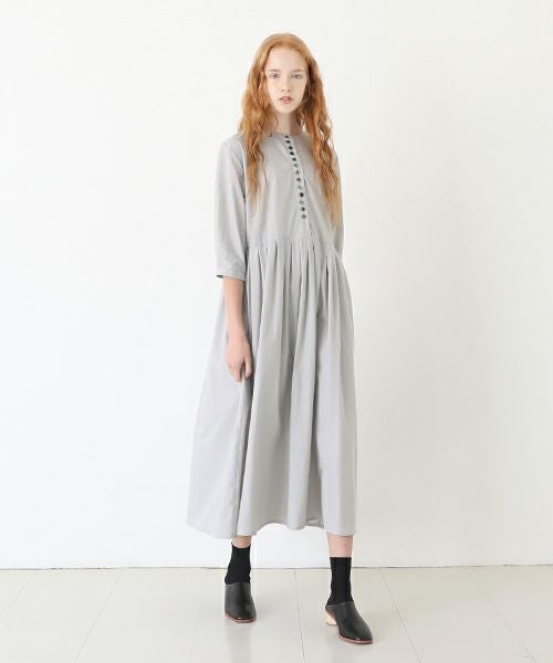 Mochi.モチ.button dress [silver]