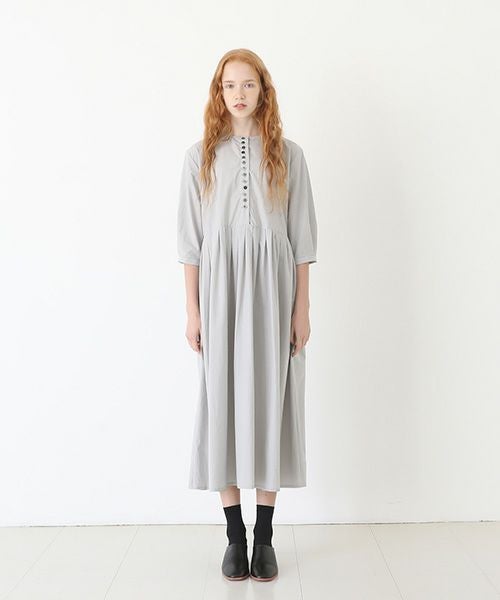 Mochi.モチ.button dress [silver]
