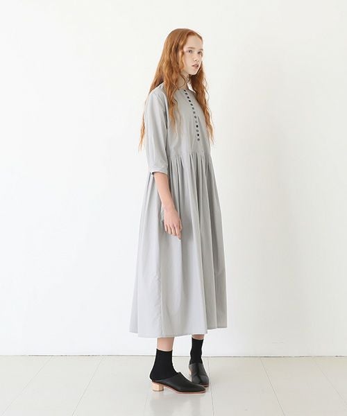 Mochi.モチ.button dress [silver]
