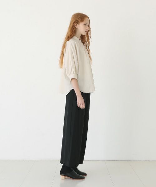 Mochi.モチ.gather blouse [ecru/sa]