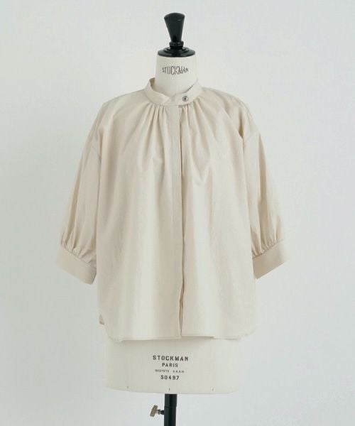 Mochi.モチ.gather blouse [ecru/sa]