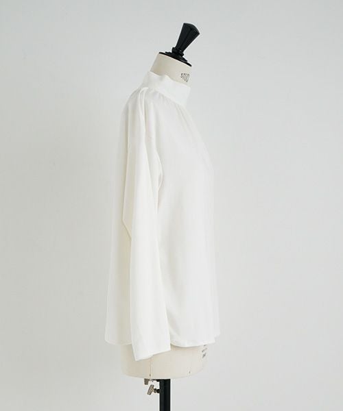 Mochi.モチ.mock neck long t-shirt [off white]
