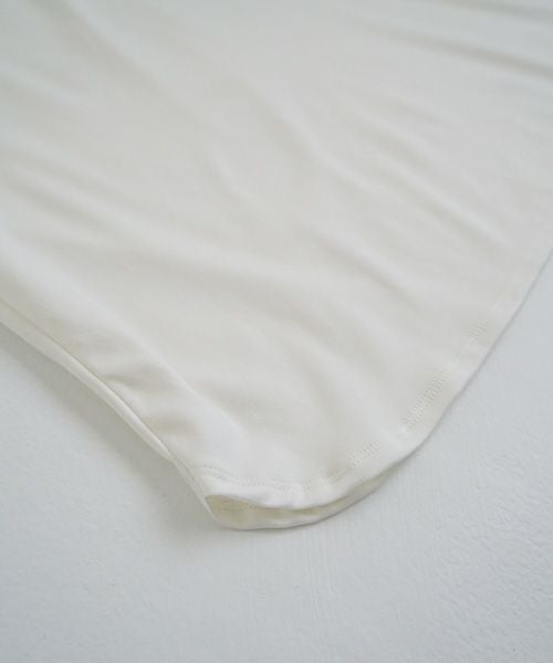 Mochi.モチ.mock neck long t-shirt [off white]