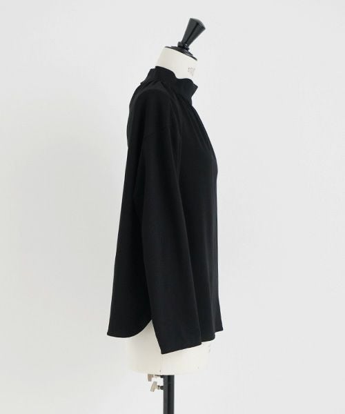 Mochi.モチ.mock neck long t-shirt [black]