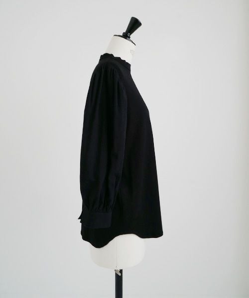 Mochi.モチ.volume sleeve tops [black]