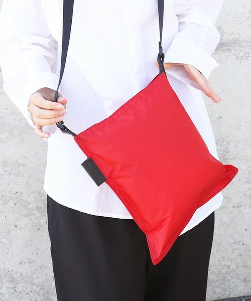 macromauro マクロマウロ.AIR BAG SHOULDER S [RED]_