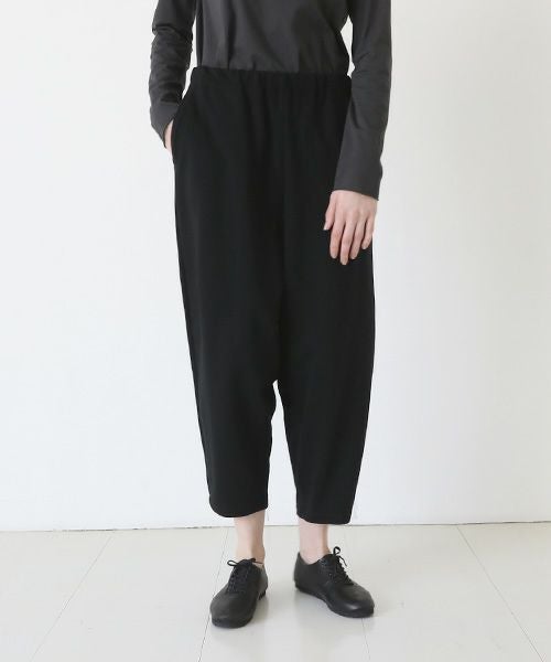 Mochi / home&miles.モチ / ホーム＆マイルズ.tapered sweatpants [black]